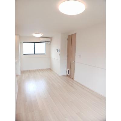 ファミール問田 201【管理NO：1-027672901-02010】 ★家具家電は申し込み後に搬入します 2026年08月下旬入居可能の物件写真2