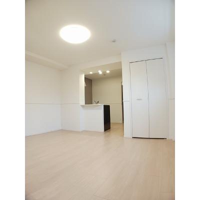 シャインエクセレント 101【管理NO：1-027304801-01010】 ★家具家電は申し込み後に搬入します★の物件写真2