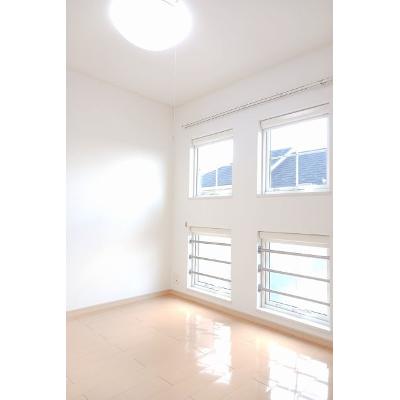 クラールⅡ 201【管理NO：1-016237202-02010】 ★家具家電は申し込み後に搬入します 2026年08月中旬入居可能の物件写真2