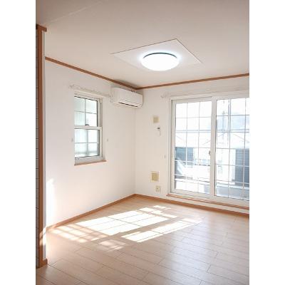 サン・グレイス 205【管理NO：1-012209401-02040】 ★家具家電は申し込み後に搬入します★の物件写真2