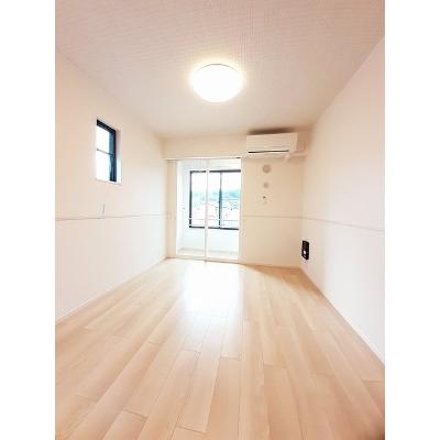 ルミエール　アカリ 103【管理NO：1-027081701-01030】 ★家具家電は申し込み後に搬入します 2026年08月下旬入居可能の物件写真2