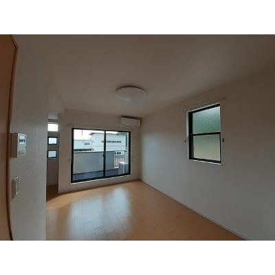 ウィスティリアⅤ 201【管理NO：1-018230401-02010】 ★家具家電は申し込み後に搬入します 2026年08月中旬入居可能の物件写真2