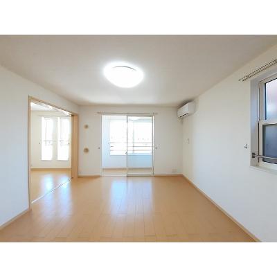 フルールⅣ 201【管理NO：1-016767601-02010】 ★家具家電は申し込み後に搬入します 2026年08月中旬入居可能の物件写真2