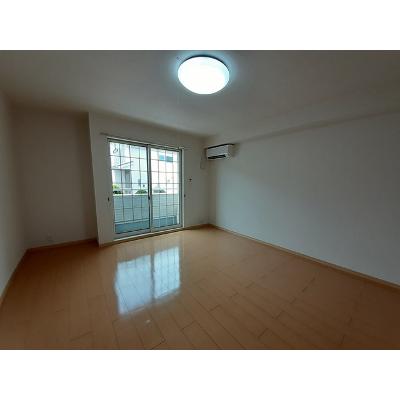 プラシード 102【管理NO：1-016943901-01020】 ★家具家電は申し込み後に搬入します 2026年08月下旬入居可能の物件写真2
