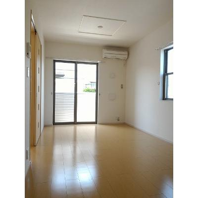 リーヴァ 101【管理NO：1-017722901-01010】 ★家具家電は申し込み後に搬入します★の物件写真2