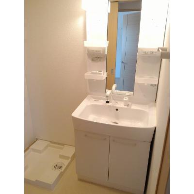 リーヴァ 101【管理NO：1-017722901-01010】 ★家具家電は申し込み後に搬入します★の物件写真6