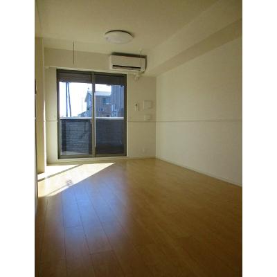 トーラスⅣ 102【管理NO：1-024916301-01020】 ★家具家電は申し込み後に搬入しますの物件写真2