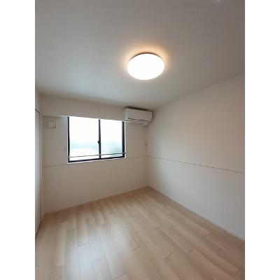コージーコート楽Ⅱ 203【管理NO：1-026879301-02030】 ★家具家電は申し込み後に搬入しますの物件写真2