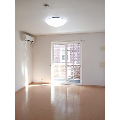 エテルノⅡ 101【管理NO：1-015813102-01010】 ★家具家電は申し込み後に搬入します 2026年08月下旬入居可能の物件写真2