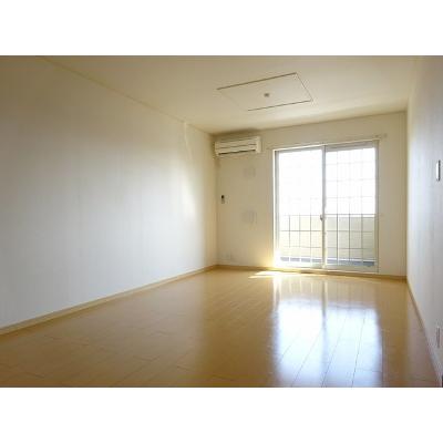 白菊 102【管理NO：1-016173401-01020】 ★家具家電は申し込み後に搬入します 2026年08月中旬入居可能の物件写真2