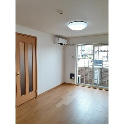 プリムローズ 102【管理NO：1-014274801-01020】 ★家具家電は申し込み後に搬入します 2026年08月下旬入居可能の物件写真2