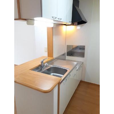 プリムローズ 102【管理NO：1-014274801-01020】 ★家具家電は申し込み後に搬入します 2026年08月下旬入居可能の物件写真3