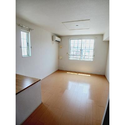リヴェール　コートⅡ 208【管理NO：1-018115902-02080】 ★家具家電は申し込み後に搬入します★の物件写真2