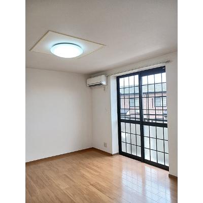 カサ　モデルナ　Ⅱ 202【管理NO：1-011640702-02020】 ★家具家電は申し込み後に搬入します★の物件写真2