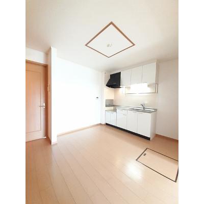 カーサアルパ 103【管理NO：1-014558101-01030】 ★家具家電は申し込み後に搬入します 2026年07月下旬入居可能の物件写真2