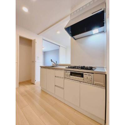 ラグヴィンド　Ⅱ 203【管理NO：1-026806102-02030】 ★家具家電は申し込み後に搬入します★の物件写真3