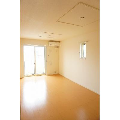 ラティナ　クレール 201【管理NO：1-018922101-02010】 ★家具家電は申し込み後に搬入します 2026年08月下旬入居可能の物件写真2