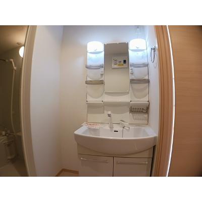 apartment 〒108-0075　東京都港区港南２丁目16-1