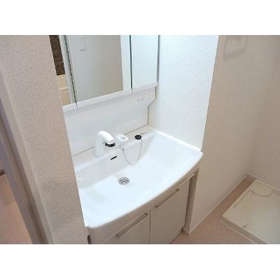 apartment 埼玉県吉川市大字中曽根１０６６－１ 

↓地図はこちらから