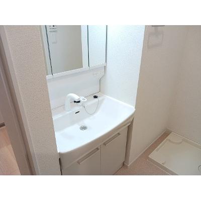 apartment 埼玉県吉川市大字中曽根１０６６－１ 

↓地図はこちらから