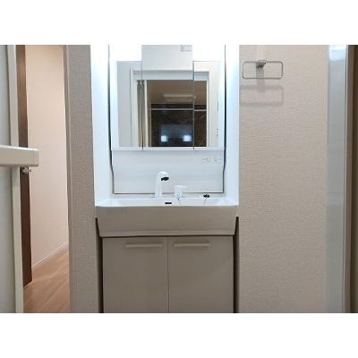 apartment 埼玉県吉川市大字中曽根１０６５ 

↓地図はこちらから