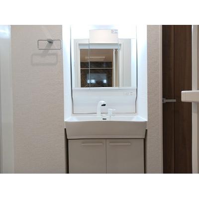 apartment 埼玉県吉川市大字中曽根１０６５ 

↓地図はこちらから