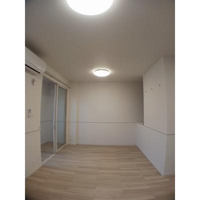 サーモンリバー 203【管理NO：1-027873101-02030】 ★家具家電は申し込み後に搬入します★の物件写真2
