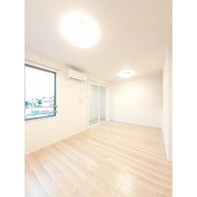 ルーエ春日山　Ⅲ 204【管理NO：1-026517303-02040】 ★家具家電は申し込み後に搬入しますの物件写真2