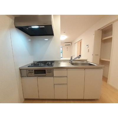 ジェントリー　シーズンⅢ 102【管理NO：1-024855501-01020】 ★家具家電は申し込み後に搬入します 2026年09月中旬入居可能の物件写真3