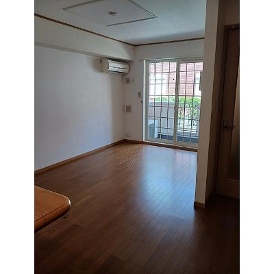パーシモンⅠ 102【管理NO：1-013520401-01020】 ★家具家電は申し込み後に搬入しますの物件写真2