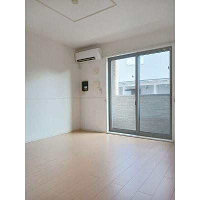 コン・エスプランサ 102【管理NO：1-020079801-01020】 ★家具家電は申し込み後に搬入します★の物件写真2