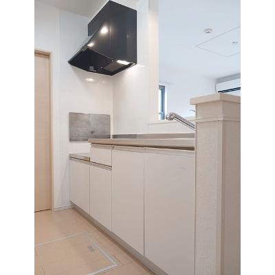 コン・エスプランサ 102【管理NO：1-020079801-01020】 ★家具家電は申し込み後に搬入します★の物件写真3