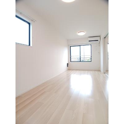 エンブレムＢ 201【管理NO：1-027317901-02010】 ★家具家電は申し込み後に搬入しますの物件写真2