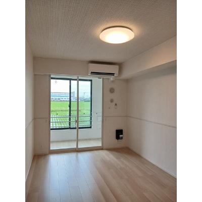 エルフォルク・スカイⅡ 103【管理NO：1-028012601-01030】 ★家具家電は申し込み後に搬入します★の物件写真2