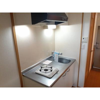 ゼファー 102【管理NO：1-014441401-01020】 ★家具家電は申し込み後に搬入します 2026年08月下旬入居可能の物件写真3