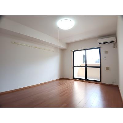 グラン　ベイベリー 203【管理NO：1-014584701-02030】 ★家具家電は申し込み後に搬入します★の物件写真2