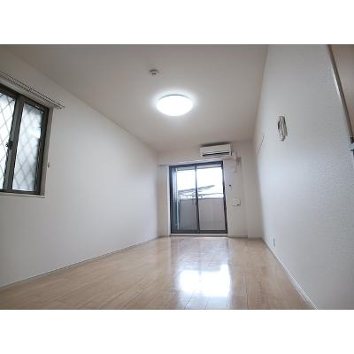 モデルノ　リヴァー 102【管理NO：1-022187101-01020】 ★家具家電は申し込み後に搬入します★の物件写真2