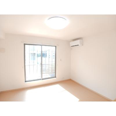 モル・アマーズ 203【管理NO：1-016813101-02030】 ★家具家電は申し込み後に搬入します★の物件写真2