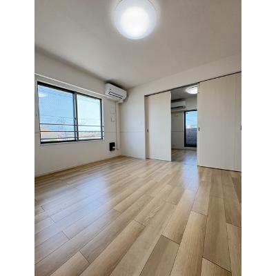 アビタ諸福 303【管理NO：1-028230901-03030】 ★家具家電は申し込み後に搬入します★の物件写真2