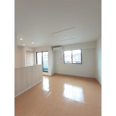 レンリⅠ 201【管理NO：1-020544901-02010】 ★家具家電は申し込み後に搬入します★の物件写真2