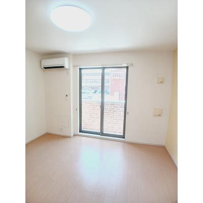 アルバータ 106【管理NO：1-018665101-01060】 ★家具家電は申し込み後に搬入します★の物件写真2