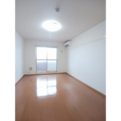 アフェリア・Ｅ 302【管理NO：1-013688001-03020】 ★家具家電は申し込み後に搬入します★ ★2026年10月中旬入居可能★の物件写真2
