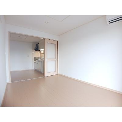 グラースシャルマン 105【管理NO：1-016115601-01040】 ★家具家電は申し込み後に搬入します★の物件写真2