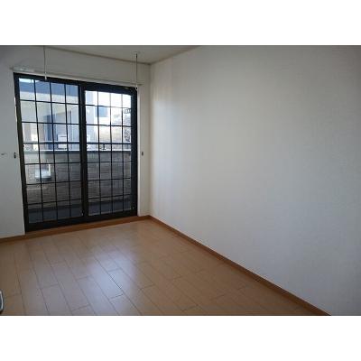 カーサ　アモローザ 101【管理NO：1-015375601-01010】 ★家具家電は申し込み後に搬入します 2026年08月下旬入居可能の物件写真2
