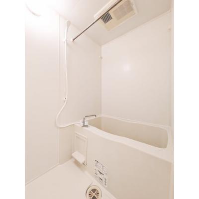 D-ROOMマンスリー【メゾンドアブリコ】浴室換気乾燥機付き！インターネット無料！の物件写真4