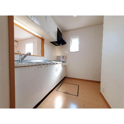 ロイヤル　クレッセント　Ⅲ 104【管理NO：1-015037803-01040】 ★家具家電は申し込み後に搬入します★ ★2026年08月中旬入居可能★の物件写真3