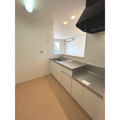 リバティ　パー　オン 101【管理NO：1-020826701-01010】 ★家具家電は申し込み後に搬入します★の物件写真3