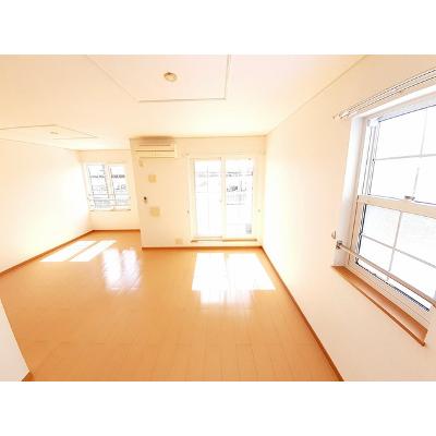 シル・ビサール 201【管理NO：1-015415801-02010】 ★家具家電は申し込み後に搬入します★ ★2026年08月中旬入居可能★の物件写真2