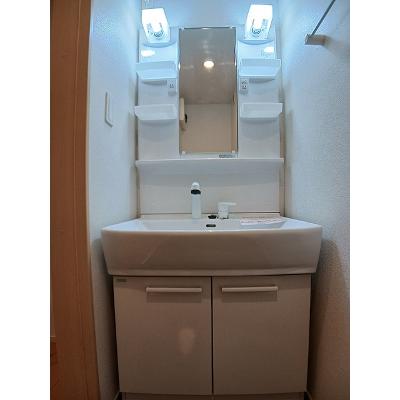 apartment 〒108-0075　東京都港区港南２丁目16-1