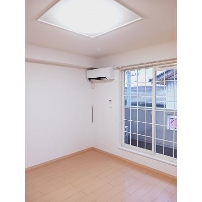 チャーサイト 203【管理NO：1-016085401-02030】 ★家具家電は申し込み後に搬入します 2026年08月下旬入居可能の物件写真2